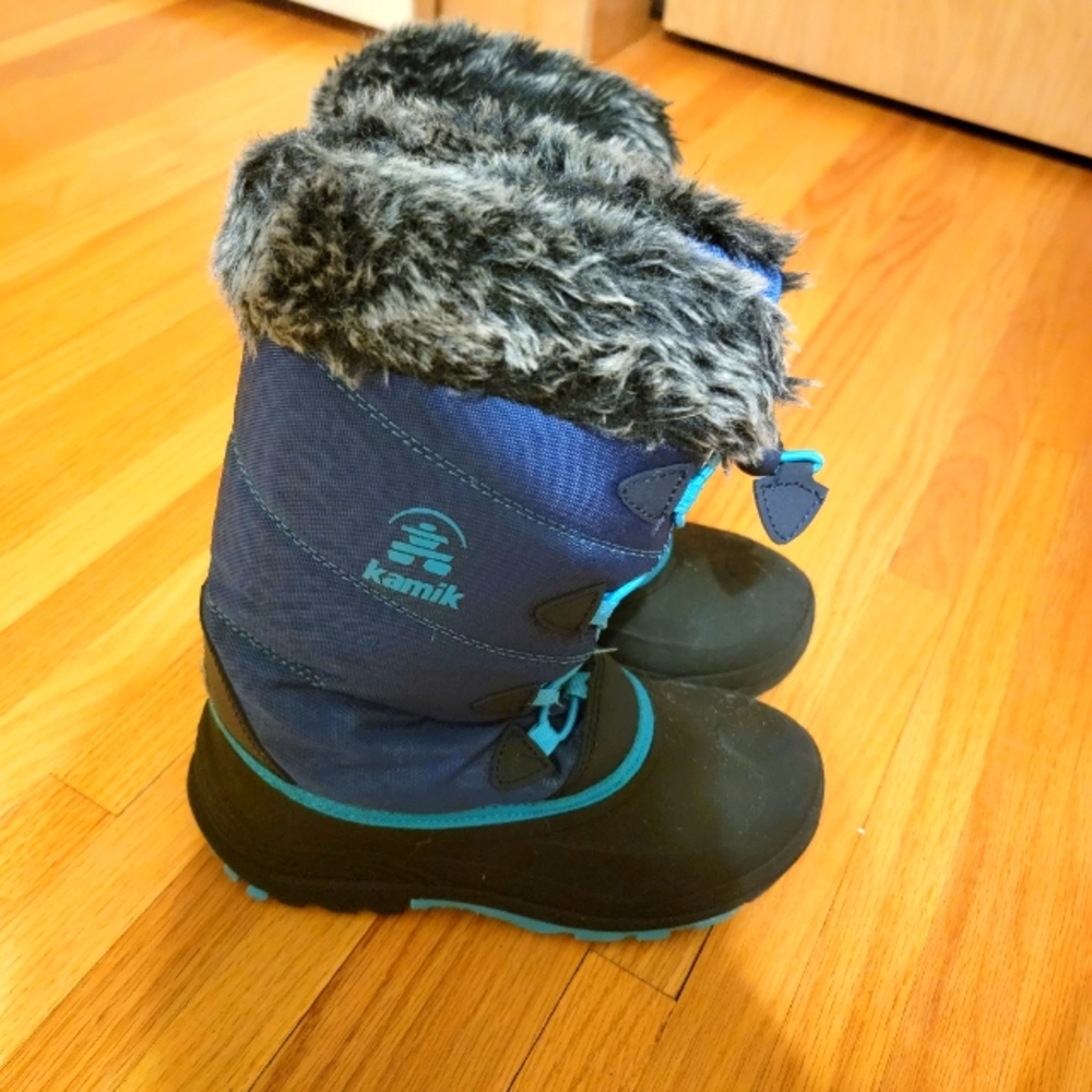 Girls Kamik Snow Boots Size 4